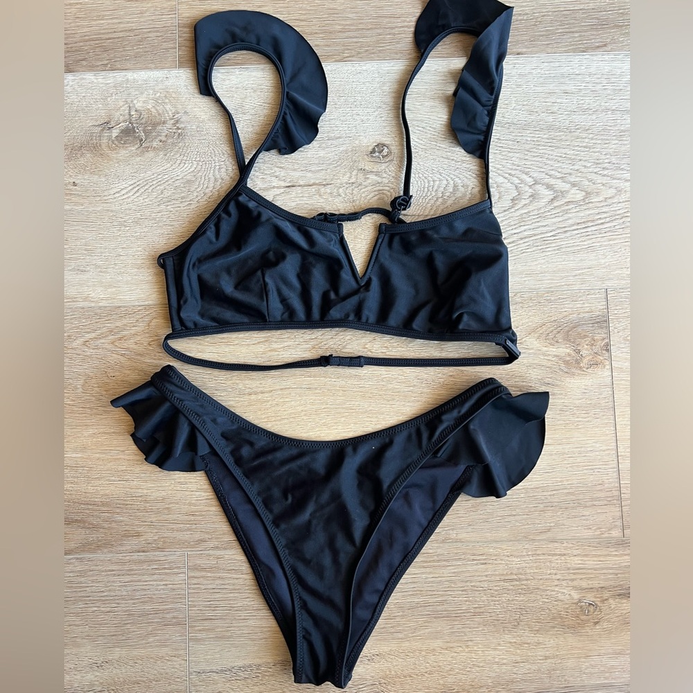 Kendall and Kylie bikini